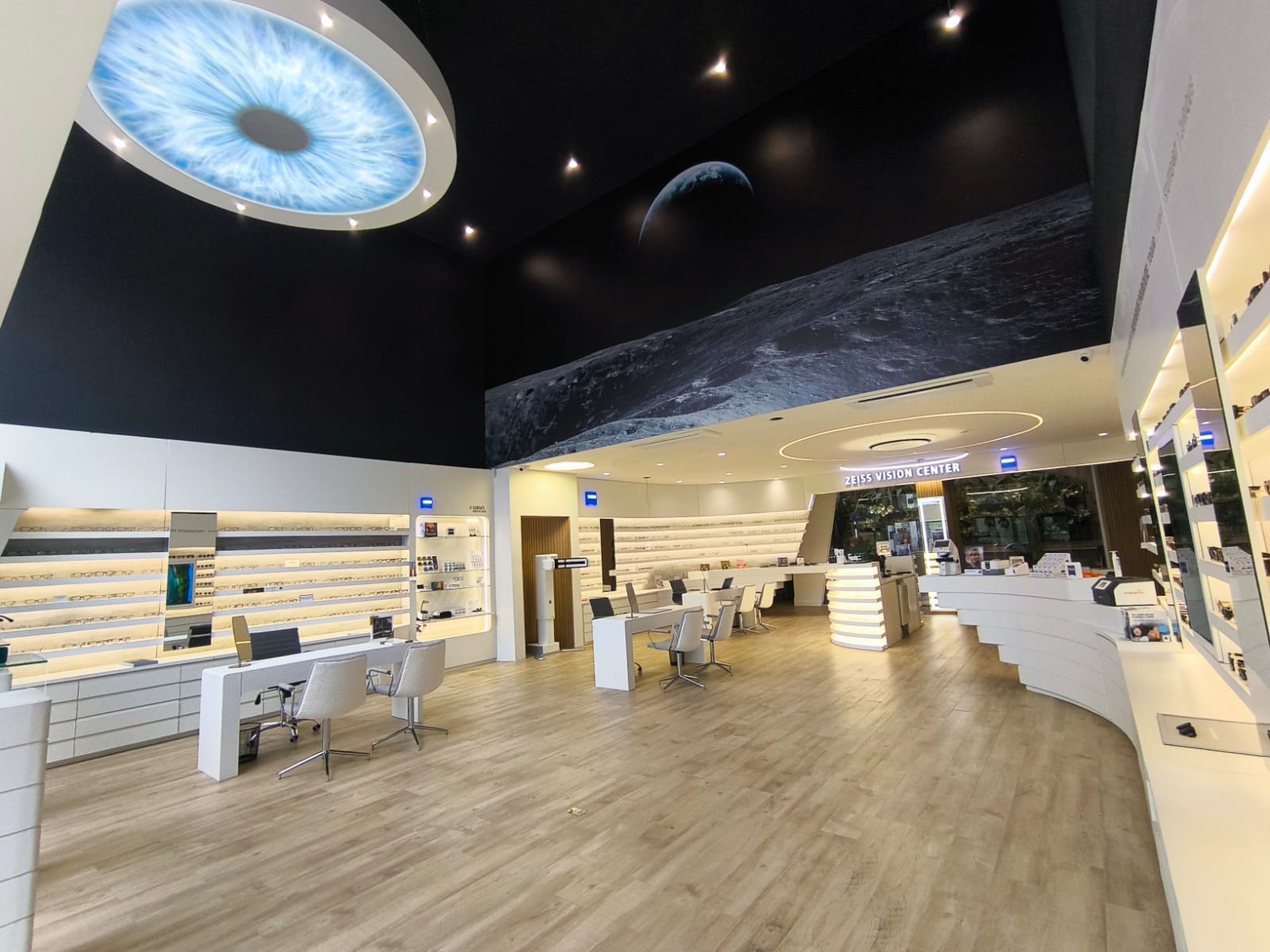 Salão principal da Zeiss Vision Center